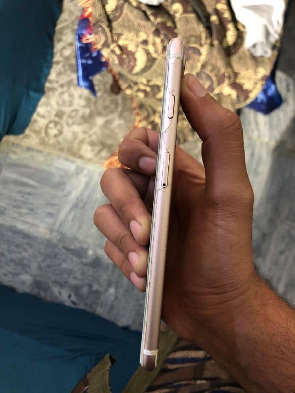 iphone 7plus 128gb pta approved my whatsapp number 03333877126 1