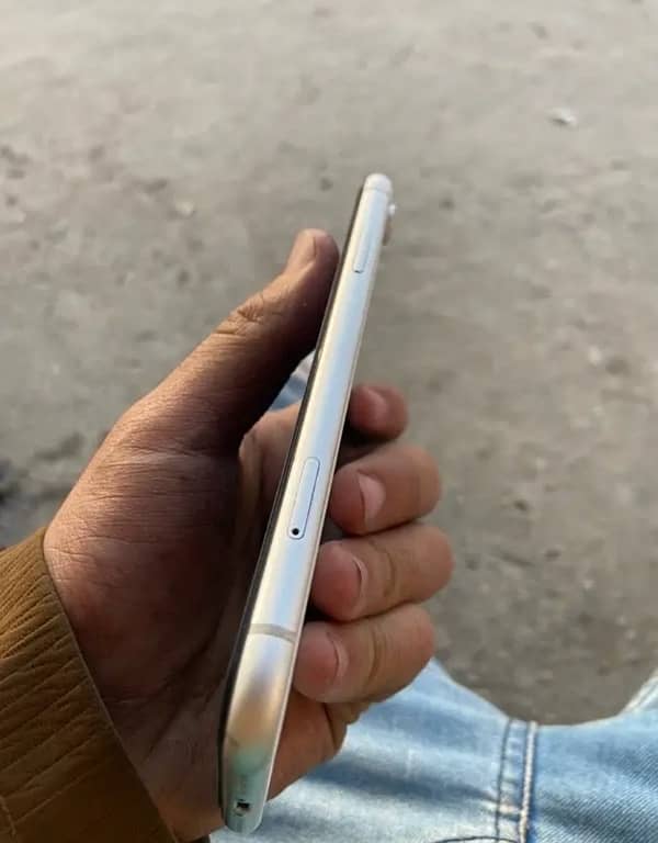 iPhone XR 64GB Pta Approved 2