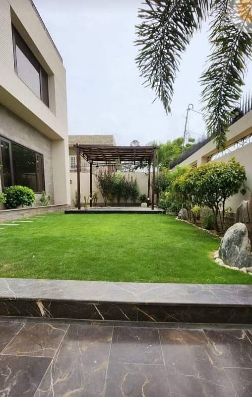 800 Yards Bungalow DHA PHASE 05 FOR SALE 0