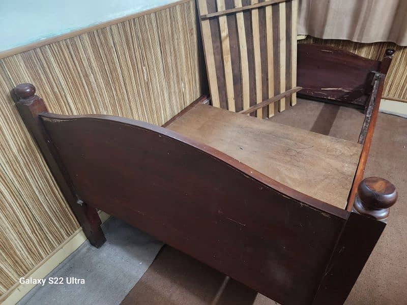 bed and small wardrobe for urgent sale 2