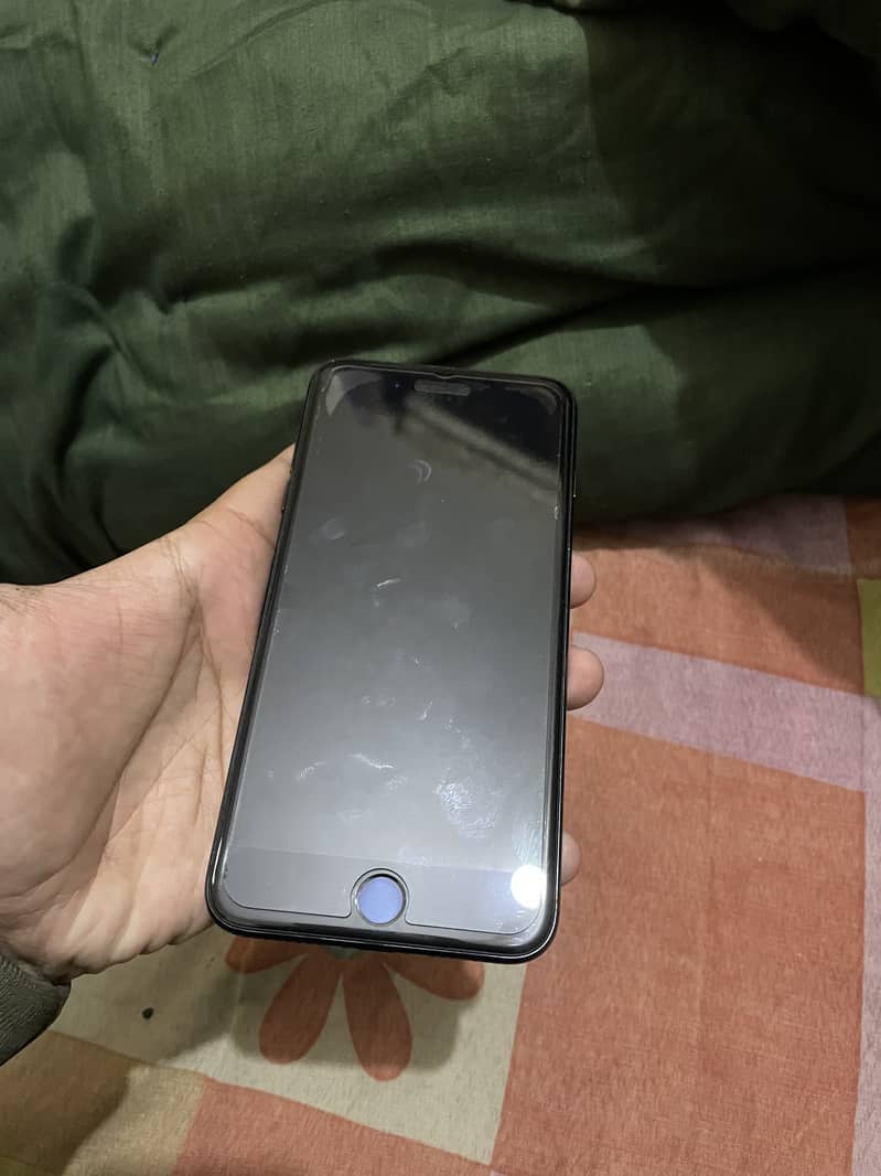 Apple iPhone 7 Plus 2