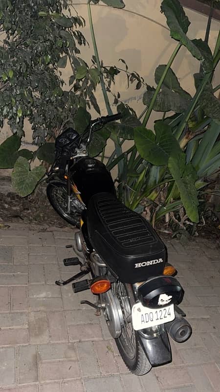 honda 125 black 0