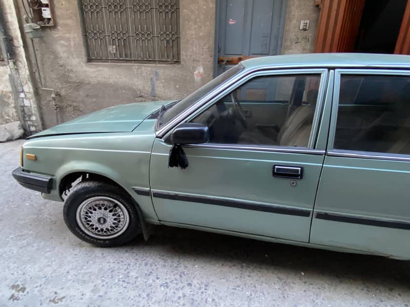 Nissan Sunny 1986 12