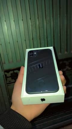 Iphone 11 Factory Unlock  Complete box 64 Gb