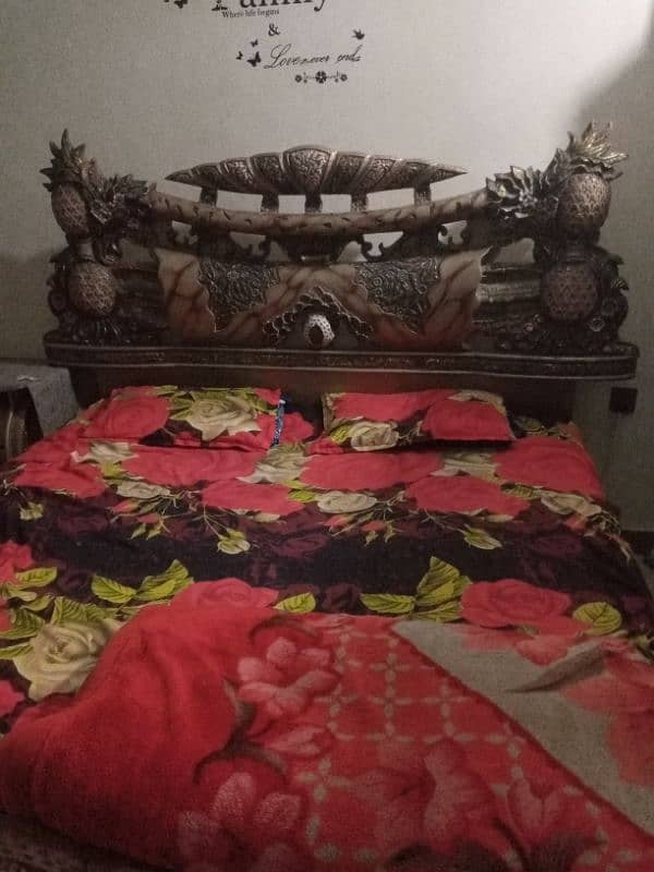 used furniture sell four piece bedroom set with side table 0