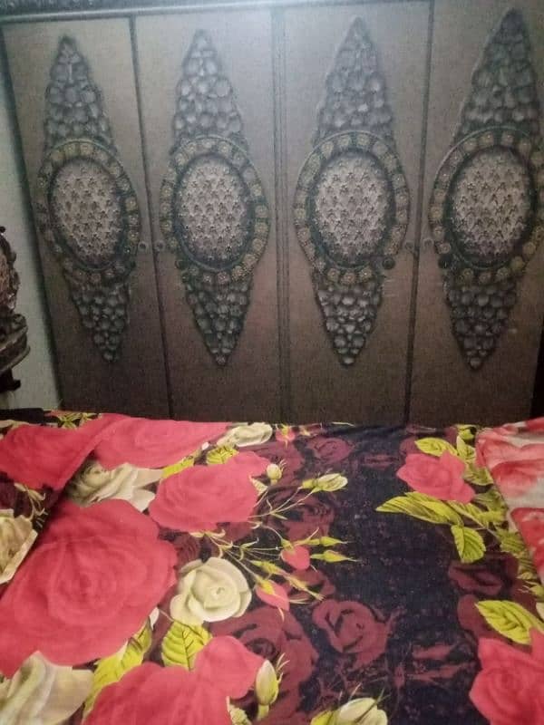 used furniture sell four piece bedroom set with side table 2