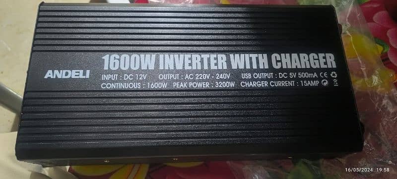 Car Power Inverter plus charger 1600W DC 12V to AC 220V 7