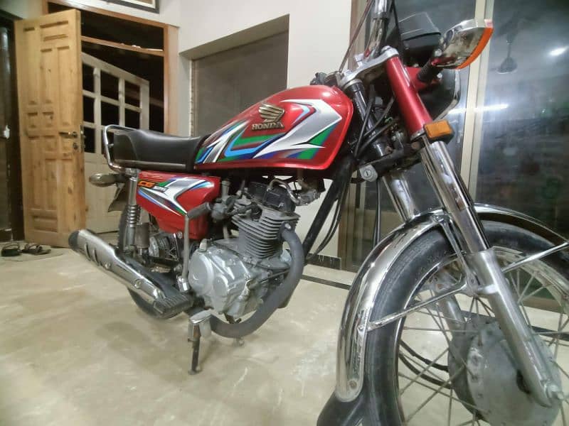 Honda Red 125 2023 11,000 Km running 1