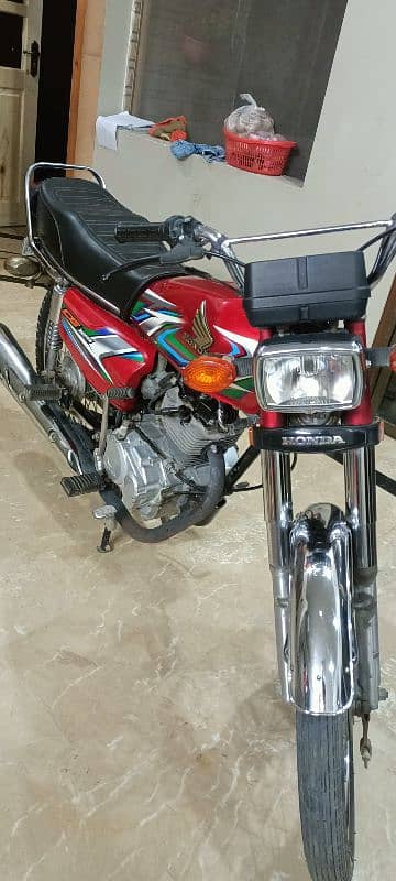 Honda Red 125 2023 11,000 Km running 3