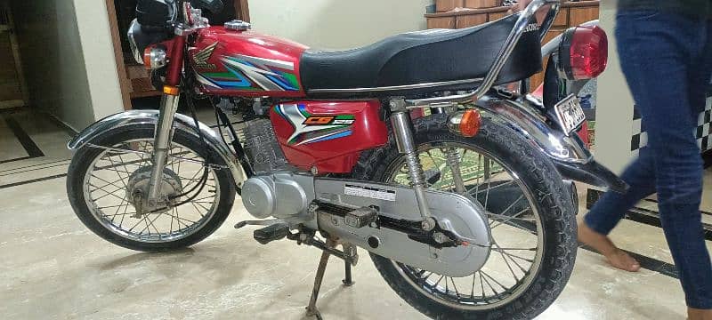 Honda Red 125 2023 11,000 Km running 9