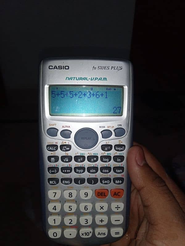 Calculator Casio FX-570ES PLUS 0