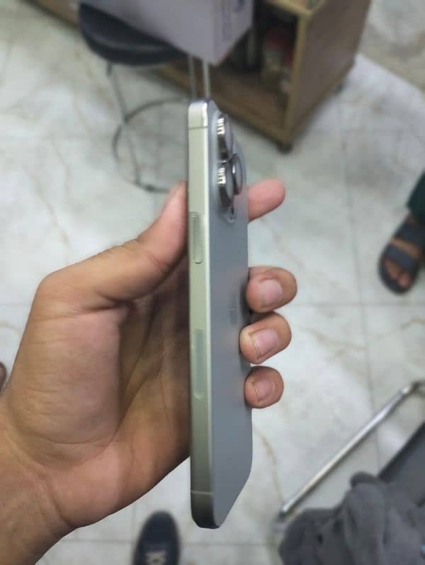 I phone 15pro max natural Titanium jv 256gb 1