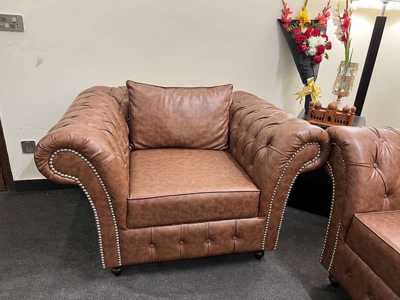 New Condition leather ragison Sofa 100% new condition (15 yr warranty) 5