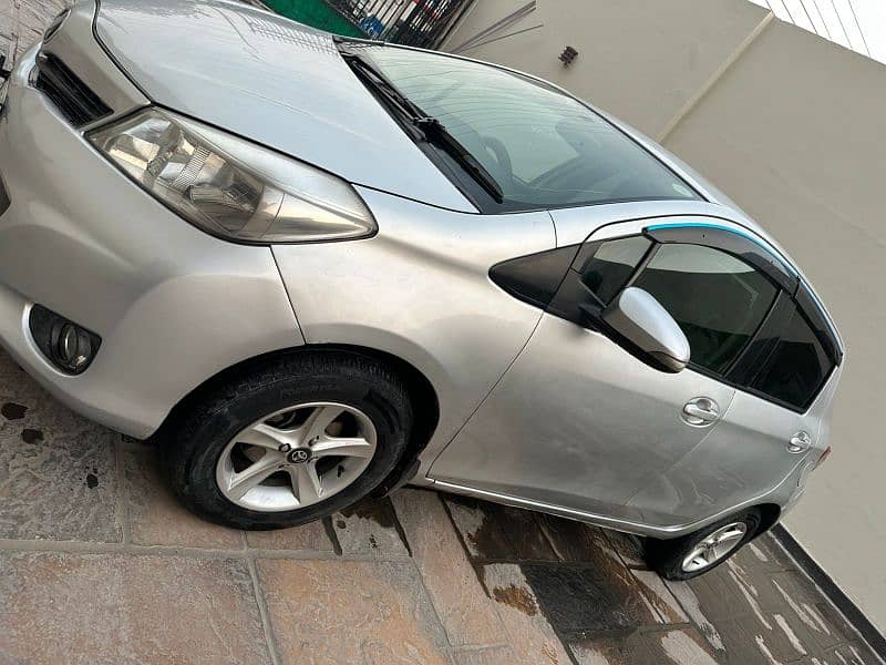 Toyota Vitz 2011 3