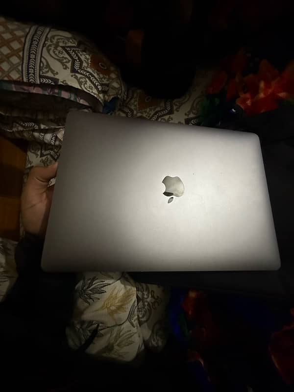 MacBook Air 2019 0