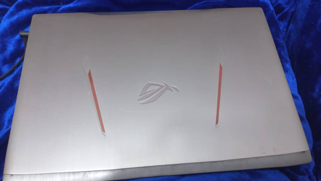 ASUS ROG Gaming Laptop 15.6", GL502V Core i7-7700HQ @ 2.8GHz (16GB RAM 2