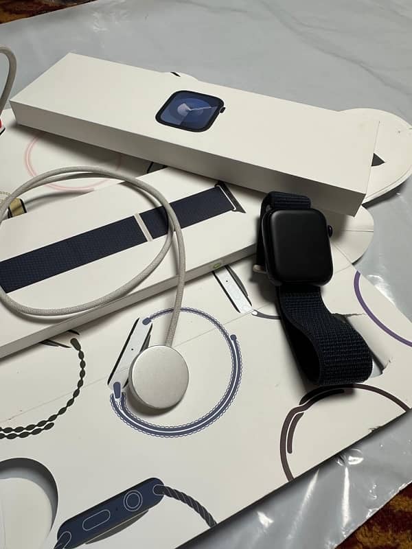 APPLE WATCH SERIES 9 GENIUNE CHARGER 1