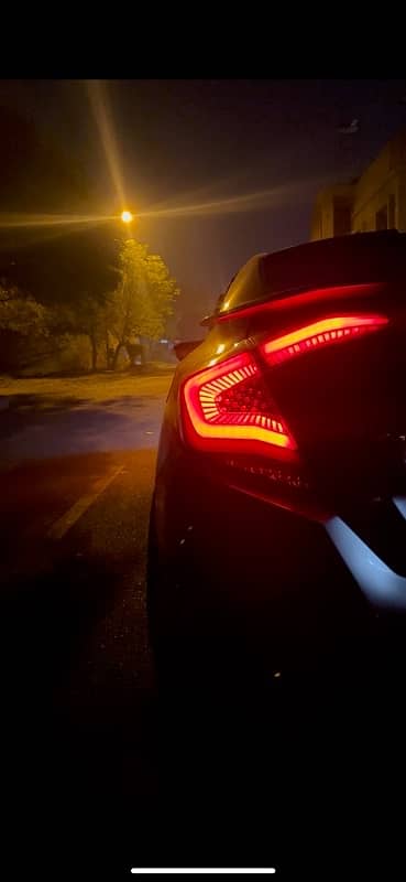 Honda Civic X Snake Style light 2