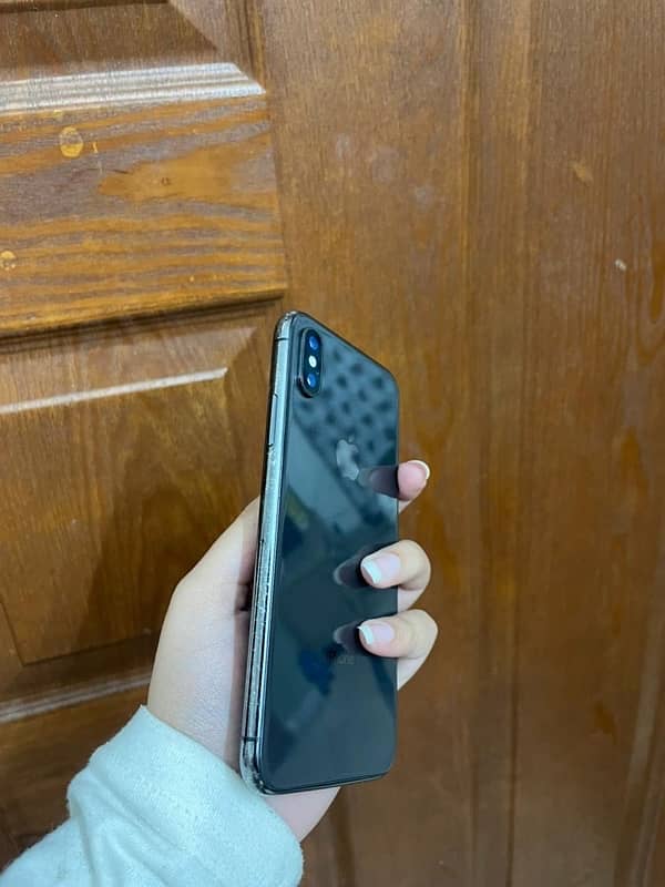 Iphone X 64 gb PTA Approved black colour 2