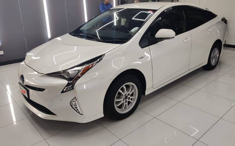 Toyota Prius 2018/2021 Neat and Clean 1