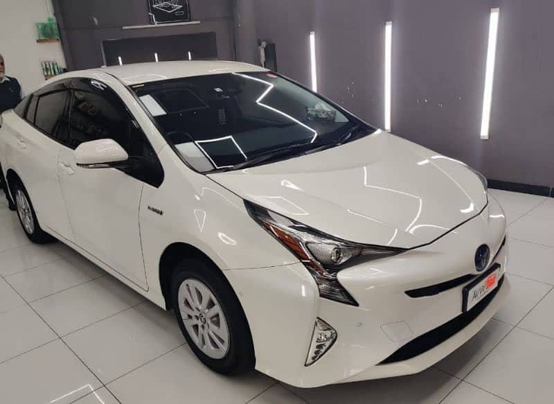 Toyota Prius 2018/2021 Neat and Clean 2