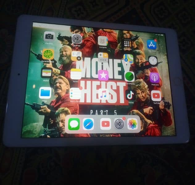 iPad Air 1st Generation (16GB) – Good Condition, Affordable Price! 0