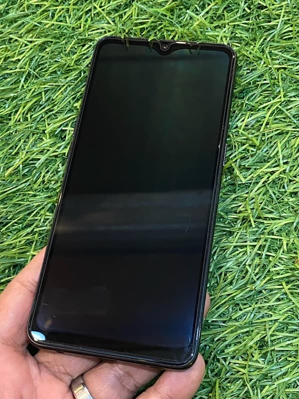 Oppo F15 8/256 6