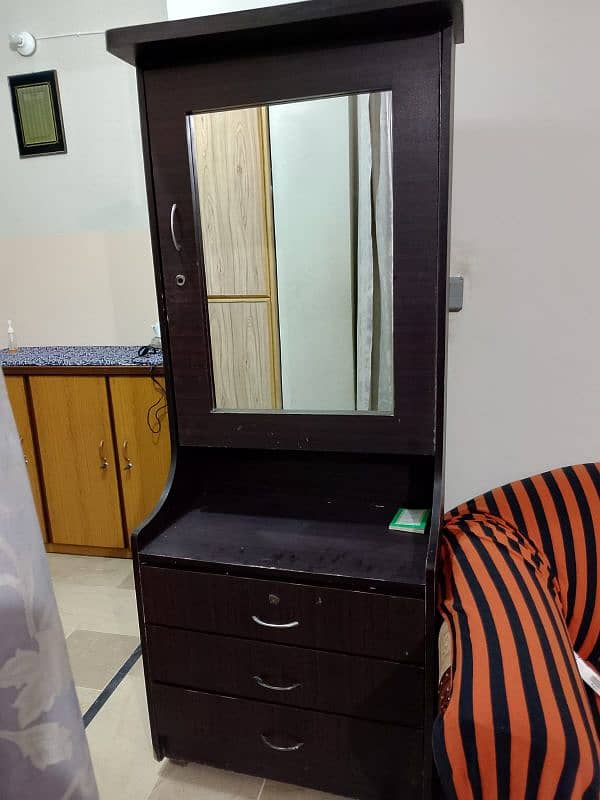 Dressing Table Rs. 5000 0