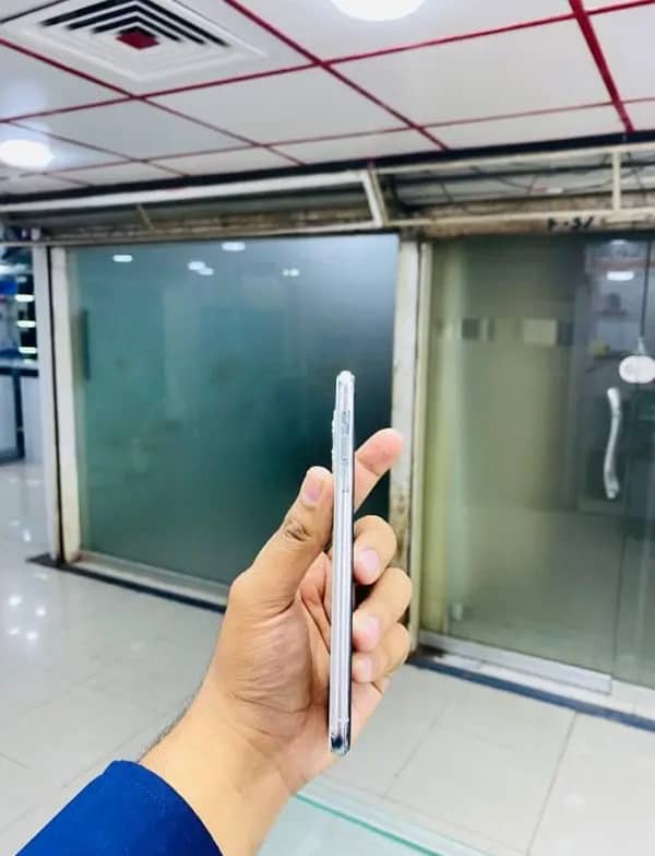 iphone 11 pro 2