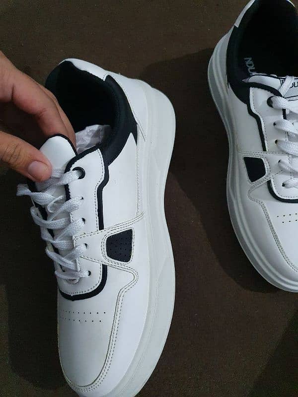 Men's street white sneakers 6