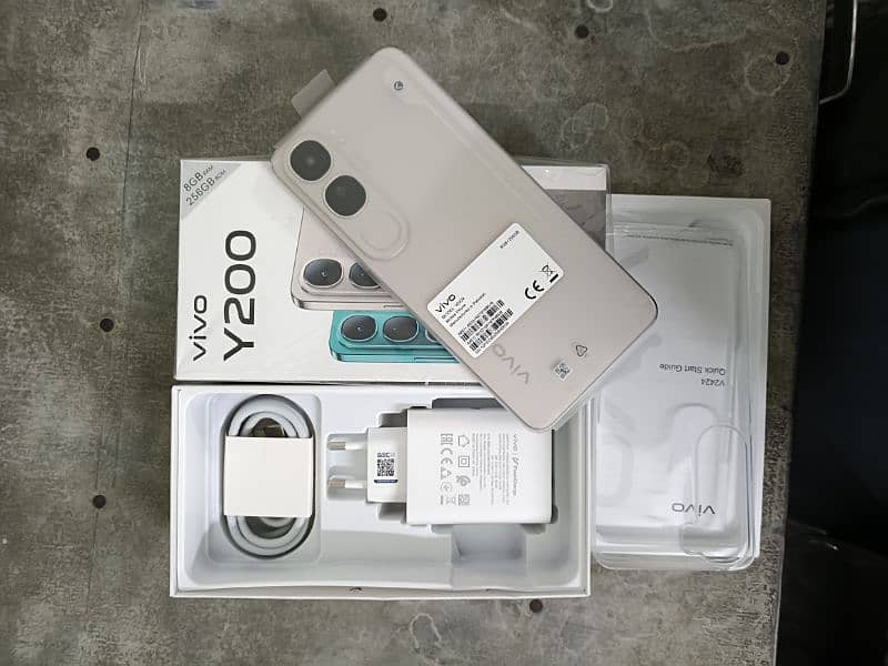 Y200 vivo Just box open (8+8/256),,,03221781446 0