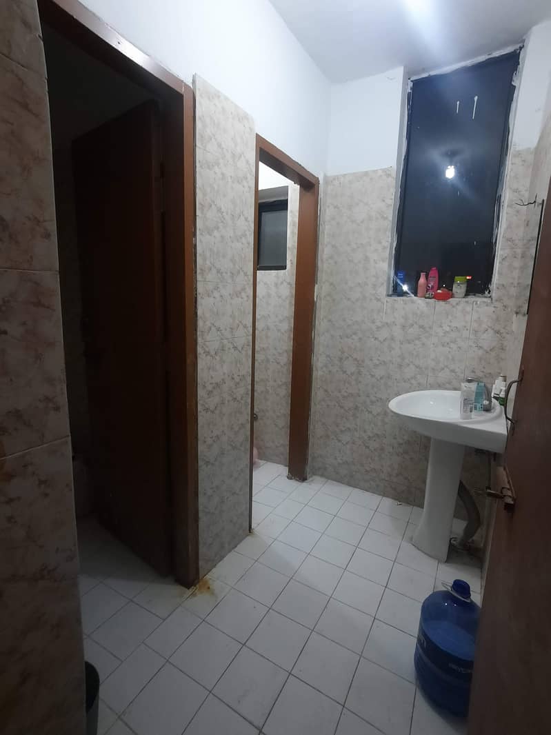 Only for females single furnished room available in G-11/3 Islamabad 5