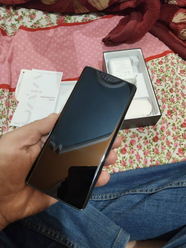 Vivo V30 5g 12.256 10by10 Condition 1