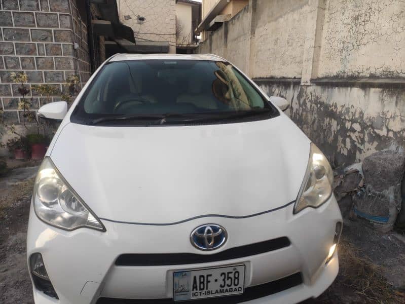 Toyota Aqua 2013 reg 2016 isl no white color 0