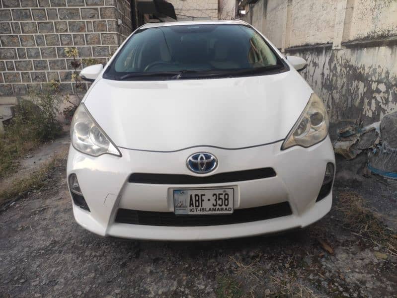 Toyota Aqua 2013 reg 2016 isl no white color 3