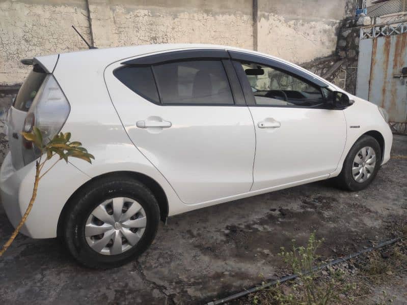 Toyota Aqua 2013 reg 2016 isl no white color 4