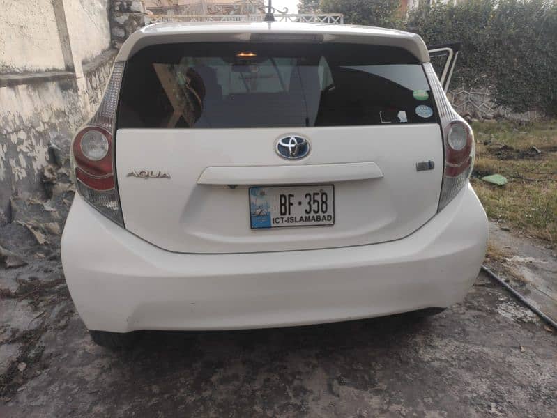 Toyota Aqua 2013 reg 2016 isl no white color 6