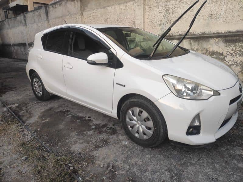 Toyota Aqua 2013 reg 2016 isl no white color 11