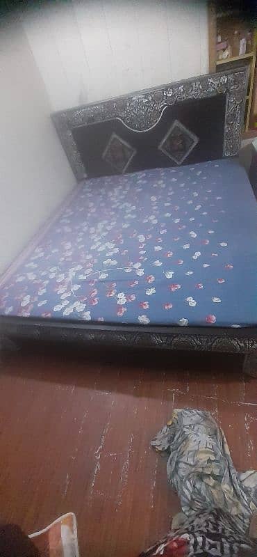 Rs. 17000  one year use bed sale low us price 3