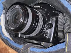 Nikon dslr with lense