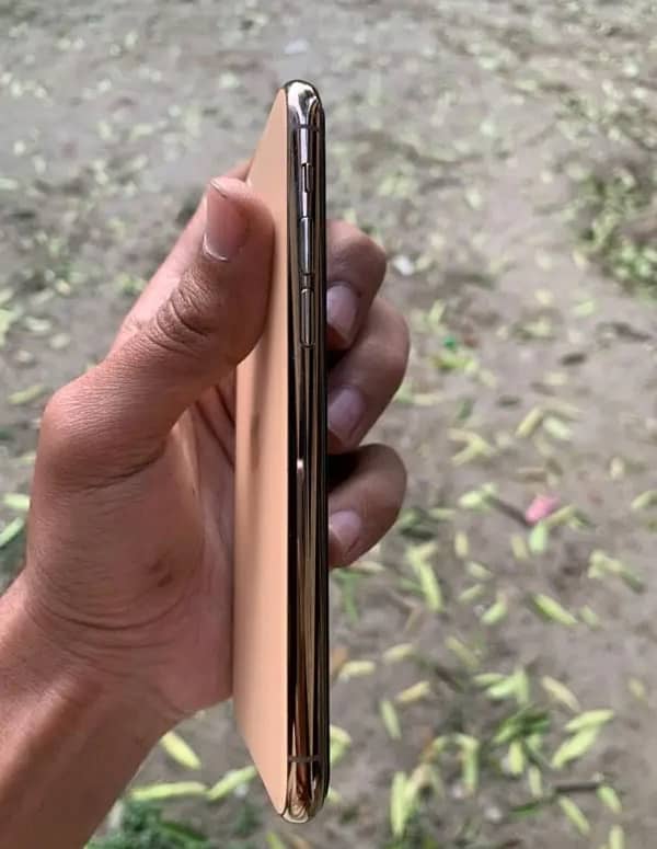 iPhone 11pro 64gb jv serious buyer contact me 1