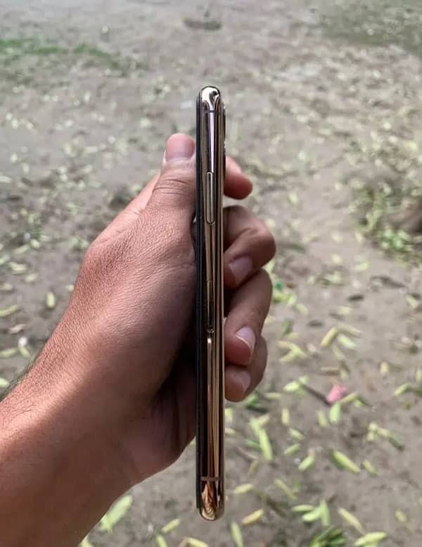 iPhone 11pro 64gb jv serious buyer contact me 4