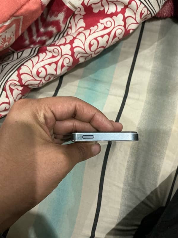 Iphone 5 PTA Approved 8/10 condition 5