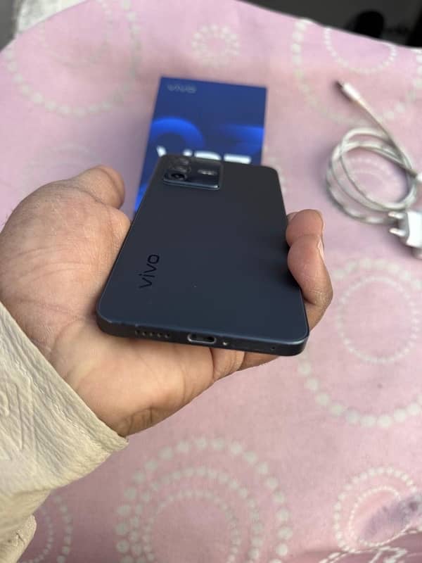 vivo v23 5G New Condition box + orignal Charges 2