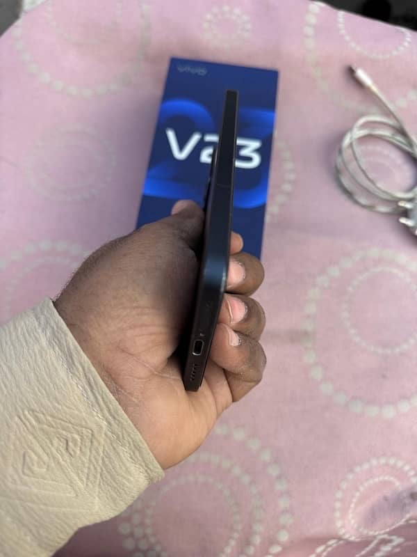 vivo v23 5G New Condition box + orignal Charges 6