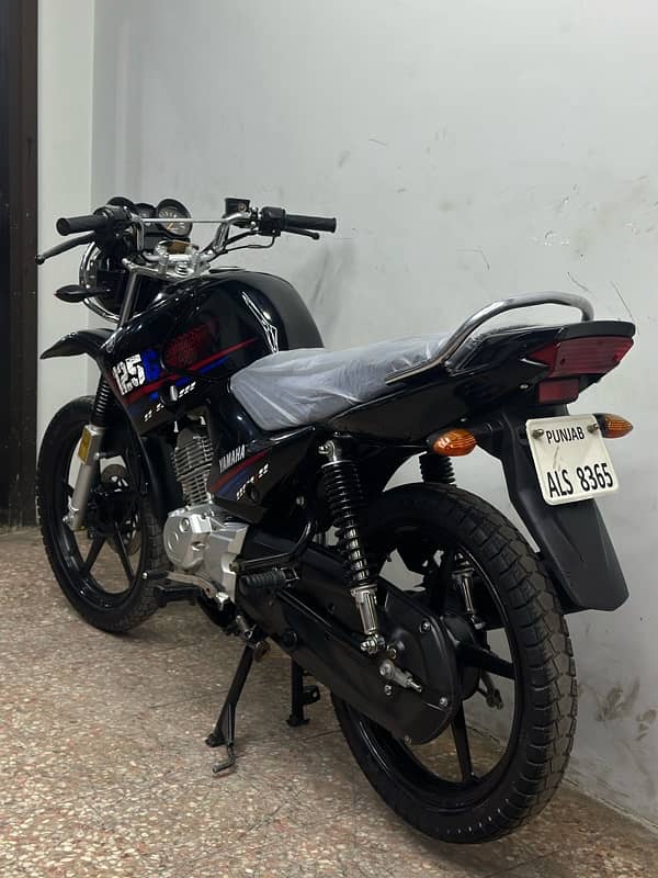 yamaha ybr125g 2022 model ( 12000km used ) 6