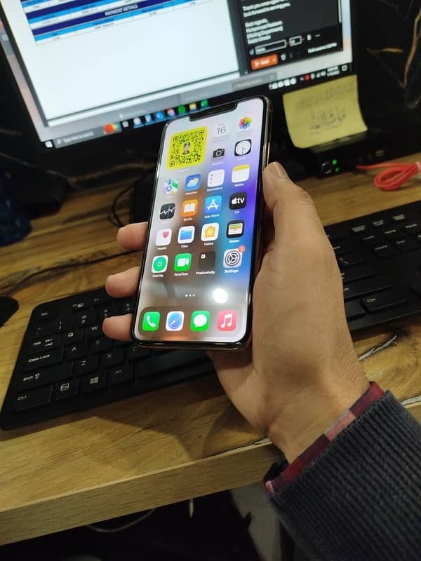 Iphone 11 pro max non pta 64 gb water pack 2