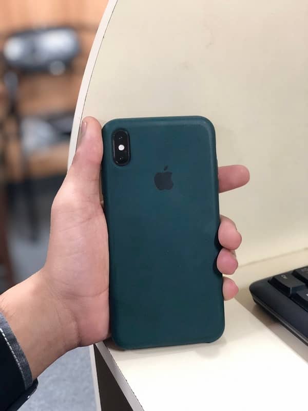 iPhone XS Max 1