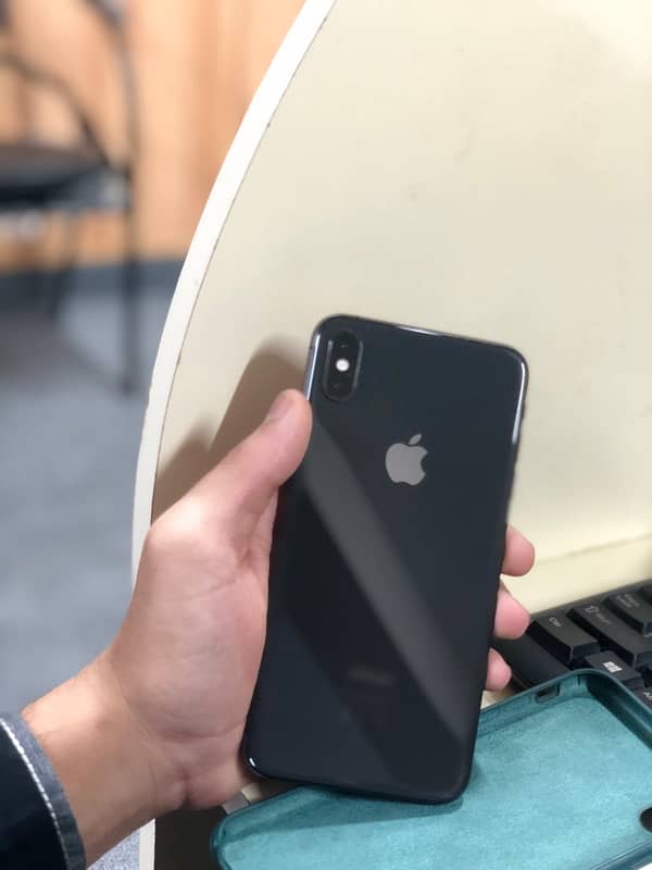 iPhone XS Max 2