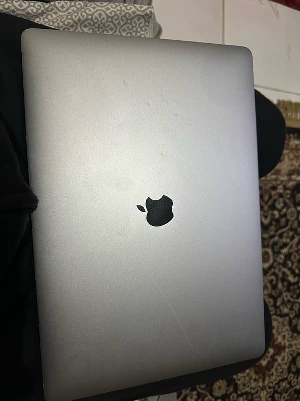 Macbook Pro 2019 I9 32gb ram 512 SSD 6